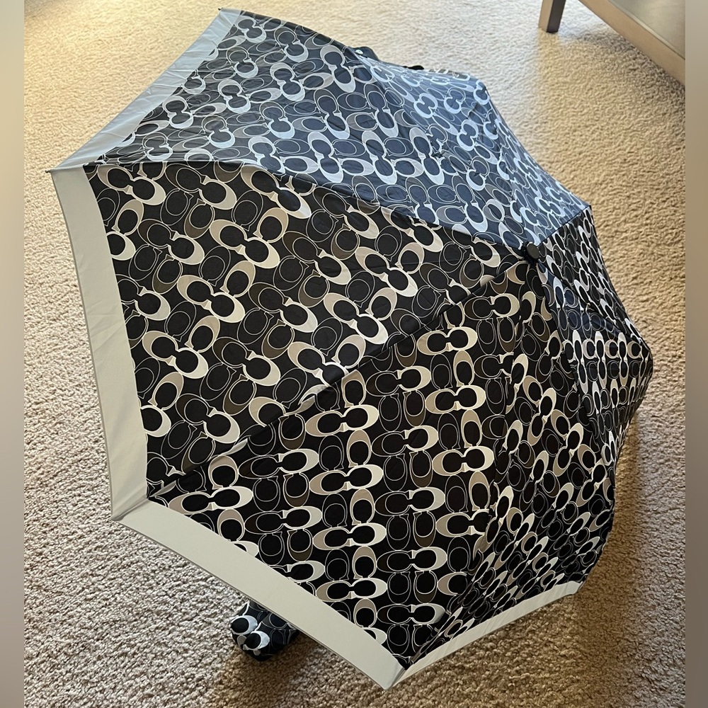 Authentic Coach Signature Print Umbrella Retractable